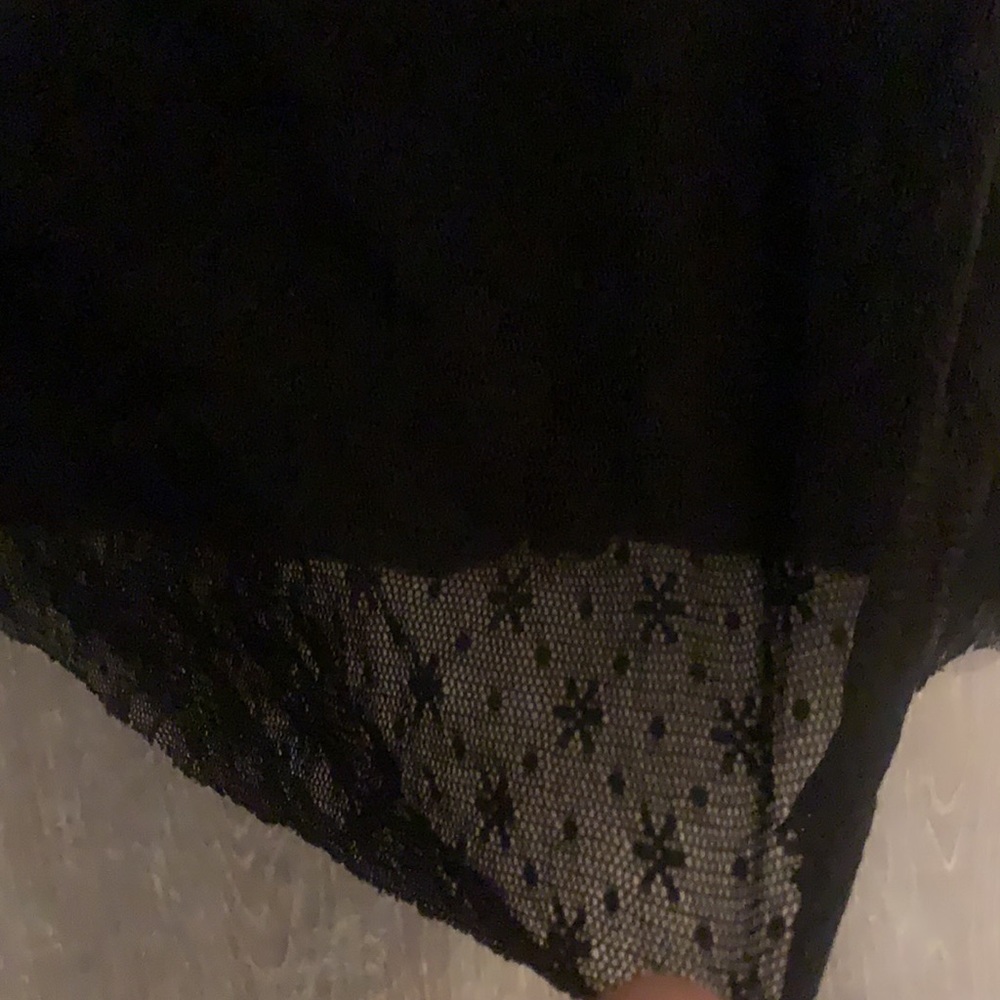 MARKDOWN SALE!! FREE PEOPLE Black Lace top Sz L. - Picture 3 of 12